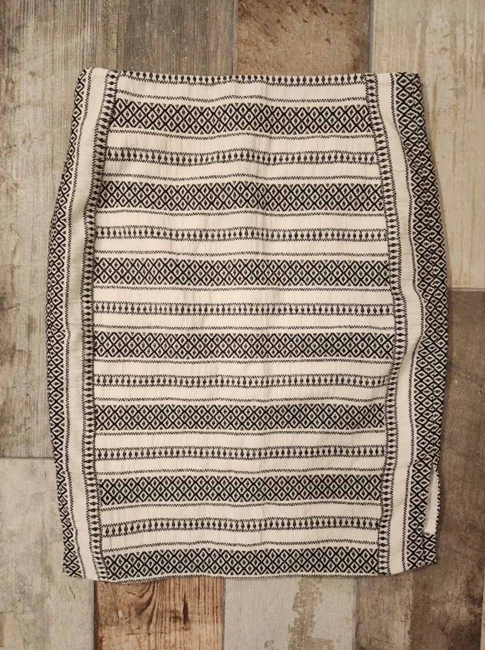 Black and Cream Patterned Throw Blanket - Woven Geometric Design